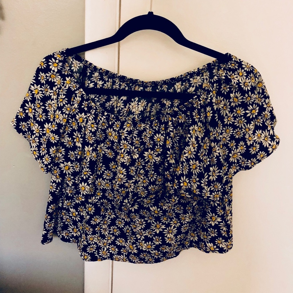 Daisy cropped off the shoulder top